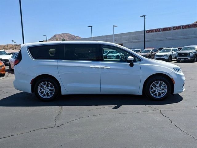 2023 Chrysler Pacifica Touring-L