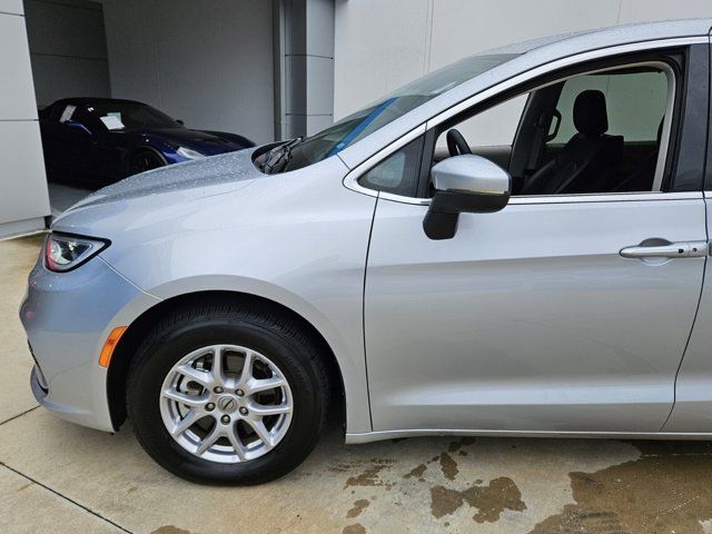 2023 Chrysler Pacifica Touring-L