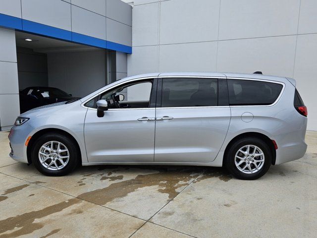 2023 Chrysler Pacifica Touring-L