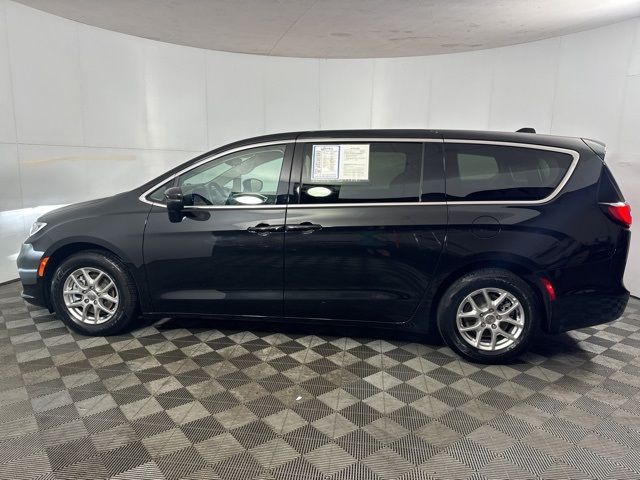 2023 Chrysler Pacifica Touring-L