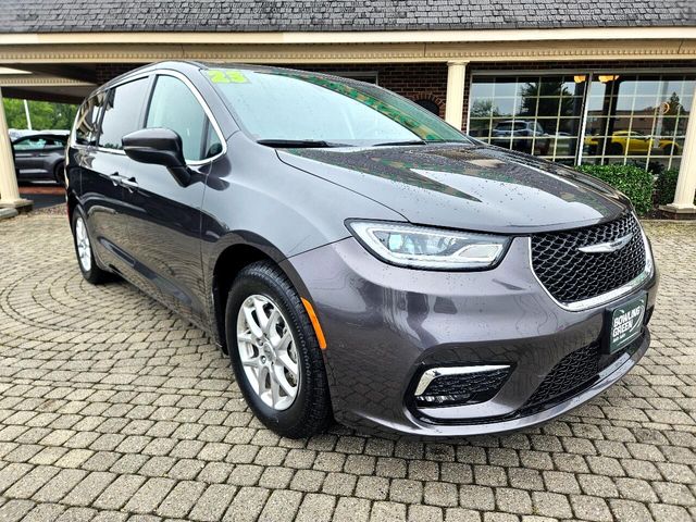 2023 Chrysler Pacifica Touring-L