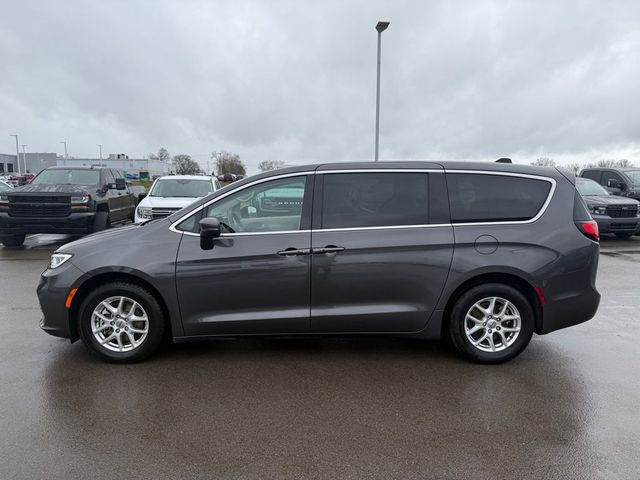 2023 Chrysler Pacifica Touring-L