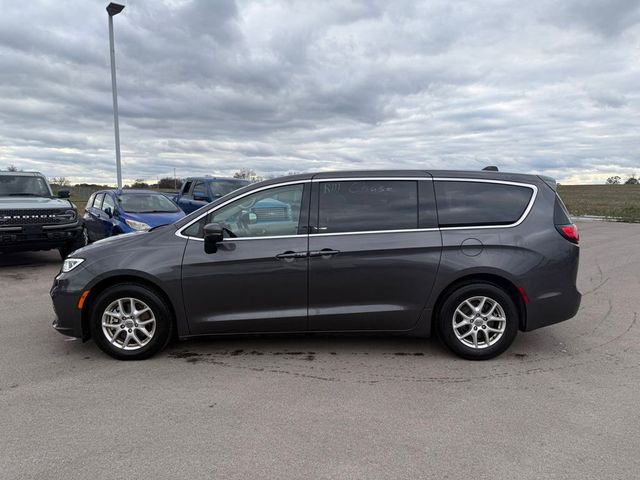 2023 Chrysler Pacifica Touring-L