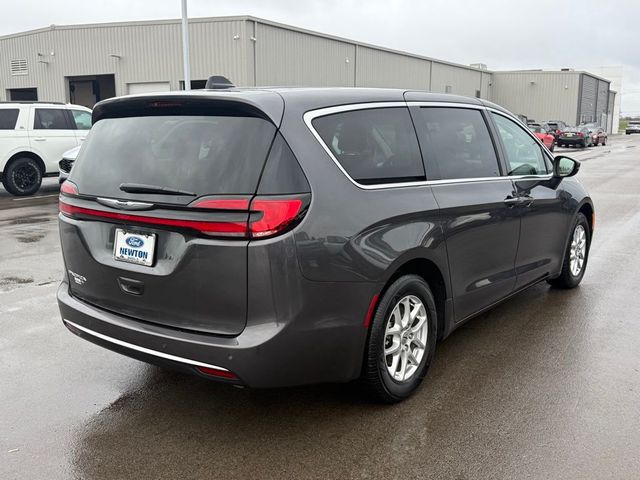 2023 Chrysler Pacifica Touring-L