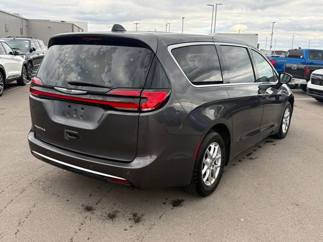 2023 Chrysler Pacifica Touring-L