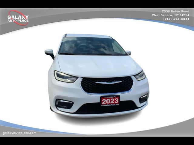 2023 Chrysler Pacifica Touring-L