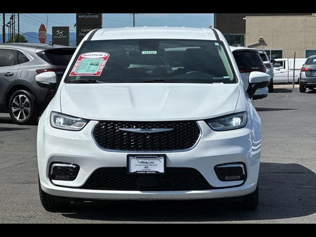 2023 Chrysler Pacifica Touring-L