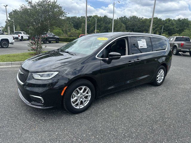 2023 Chrysler Pacifica Touring-L