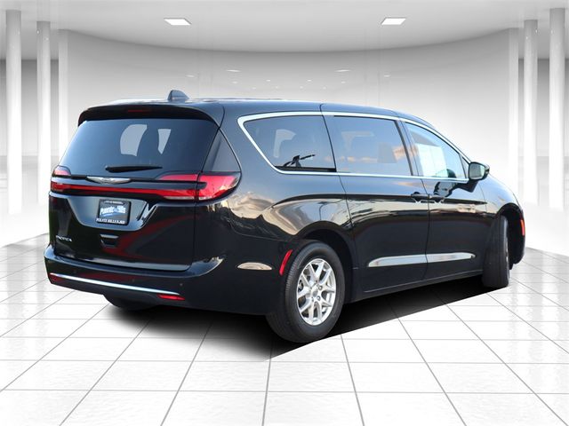 2023 Chrysler Pacifica Touring-L