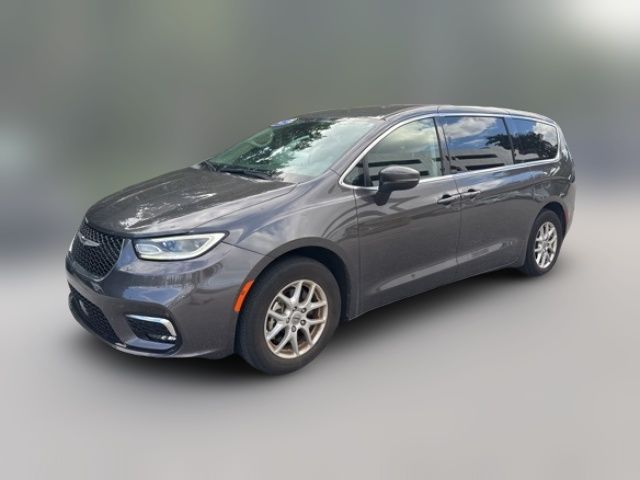 2023 Chrysler Pacifica Touring-L