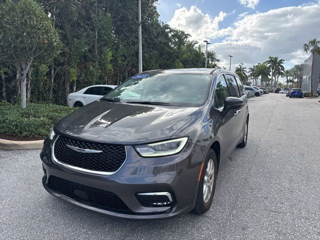 2023 Chrysler Pacifica Touring-L