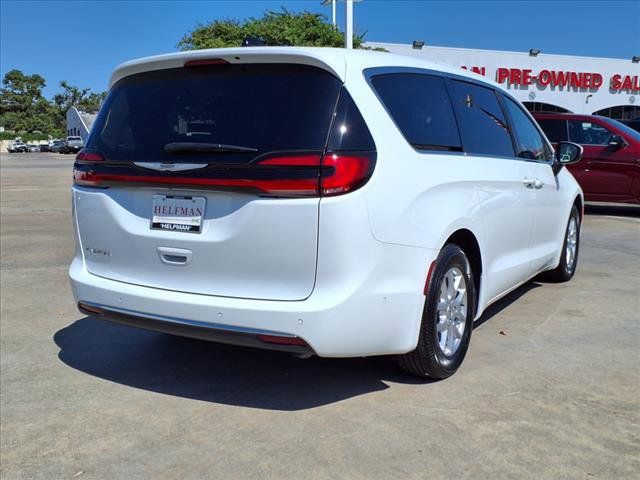 2023 Chrysler Pacifica Touring-L