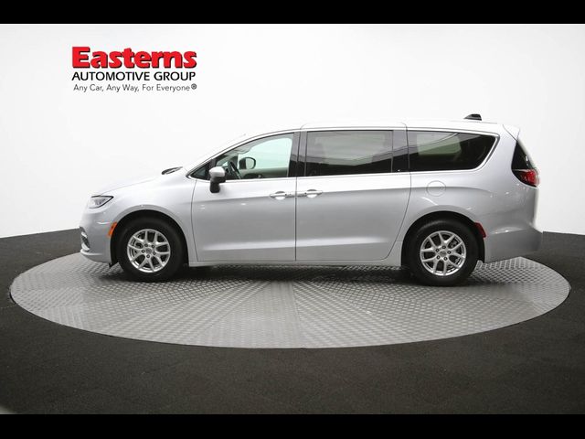 2023 Chrysler Pacifica Touring-L