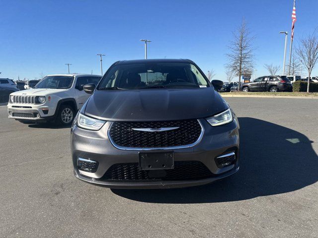 2023 Chrysler Pacifica Touring-L