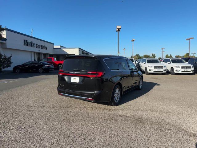 2023 Chrysler Pacifica Touring-L