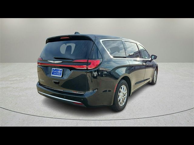 2023 Chrysler Pacifica Touring-L