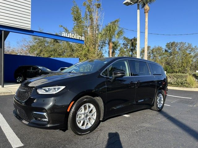 2023 Chrysler Pacifica Touring-L