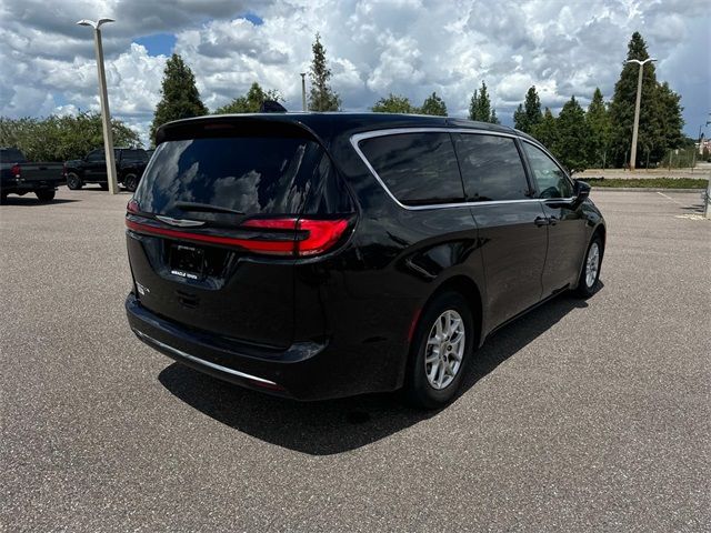 2023 Chrysler Pacifica Touring-L