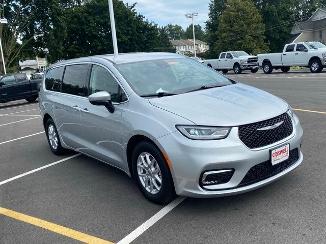 2023 Chrysler Pacifica Touring-L