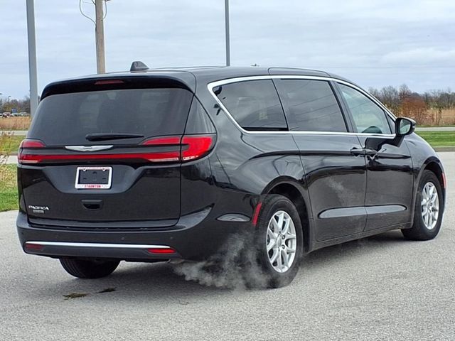 2023 Chrysler Pacifica Touring-L