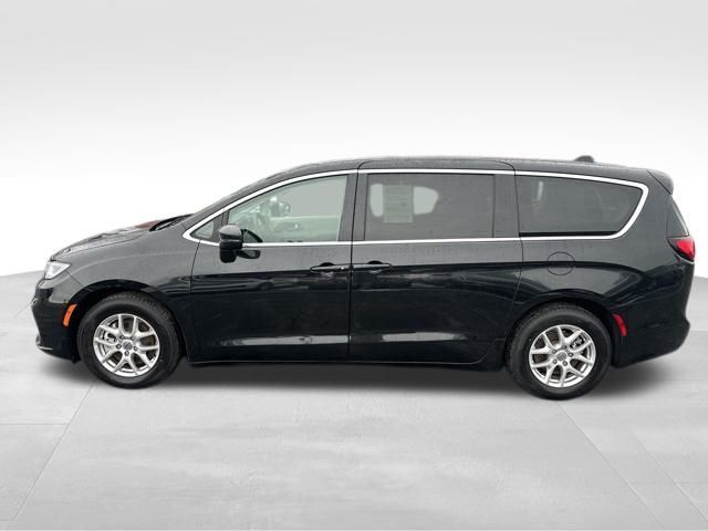 2023 Chrysler Pacifica Touring-L