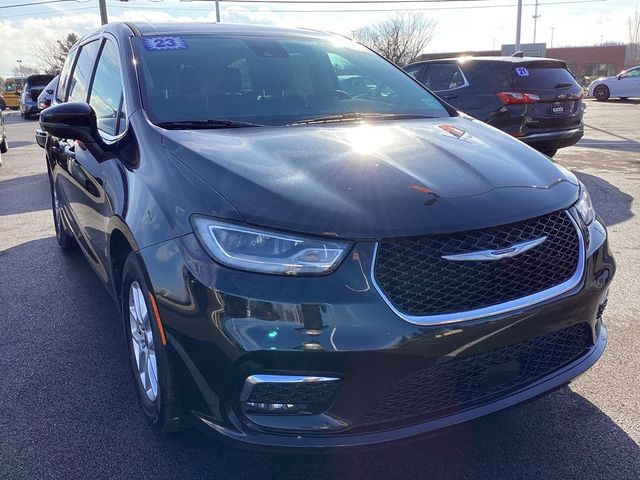 2023 Chrysler Pacifica Touring-L