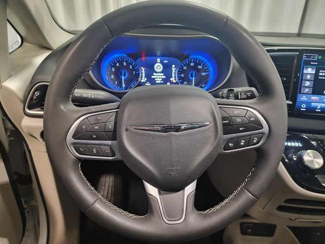 2023 Chrysler Pacifica Touring-L