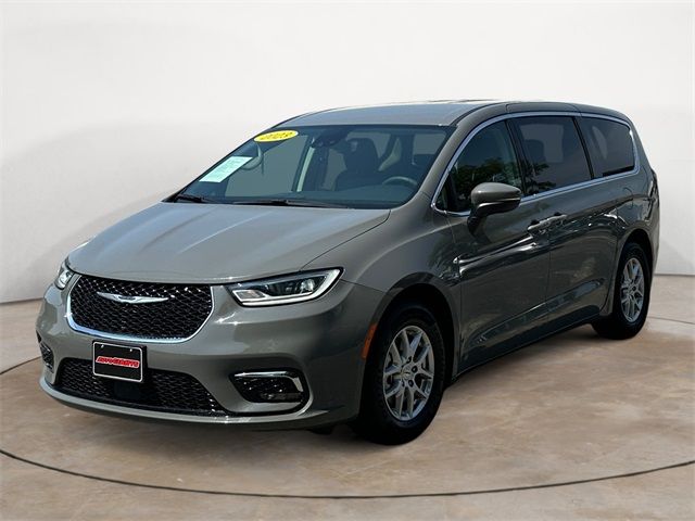 2023 Chrysler Pacifica Touring-L