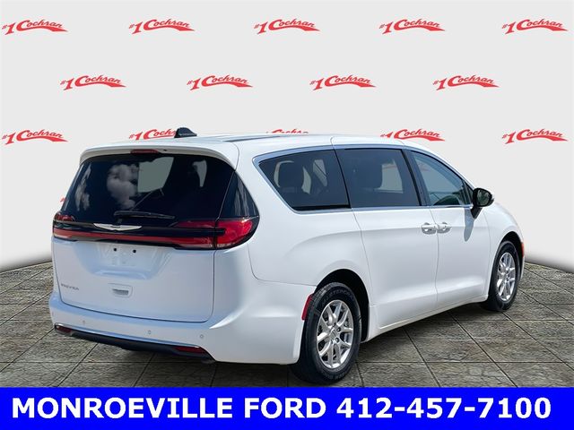 2023 Chrysler Pacifica Touring-L