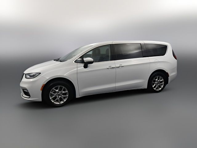 2023 Chrysler Pacifica Touring-L