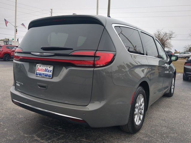 2023 Chrysler Pacifica Touring-L