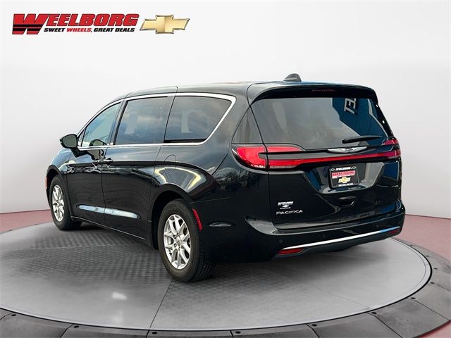 2023 Chrysler Pacifica Touring-L