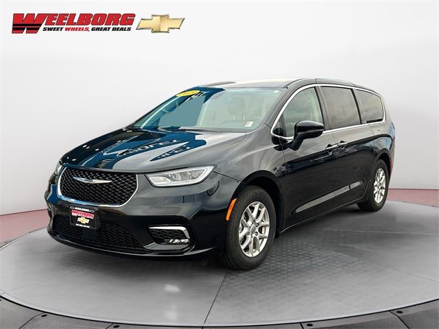 2023 Chrysler Pacifica Touring-L