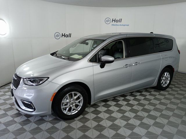 2023 Chrysler Pacifica Touring-L