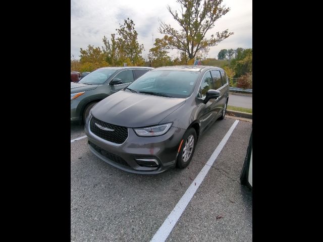 2023 Chrysler Pacifica Touring-L