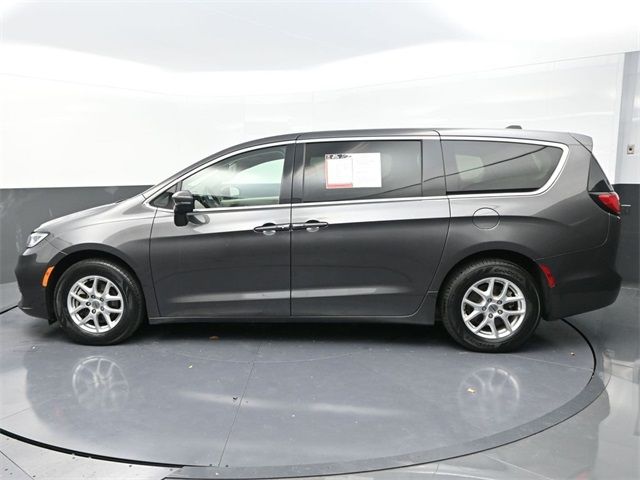 2023 Chrysler Pacifica Touring-L