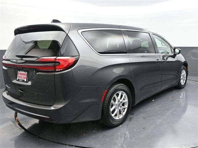 2023 Chrysler Pacifica Touring-L