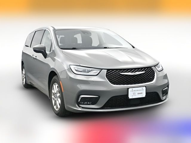 2023 Chrysler Pacifica Touring-L