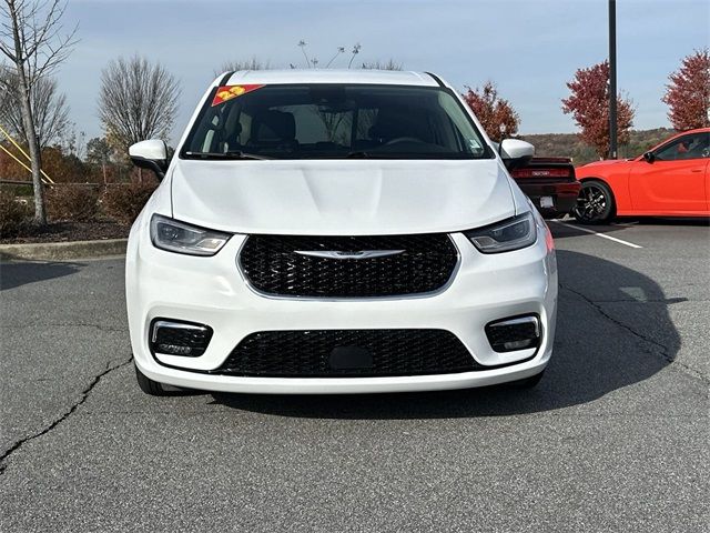 2023 Chrysler Pacifica Touring-L