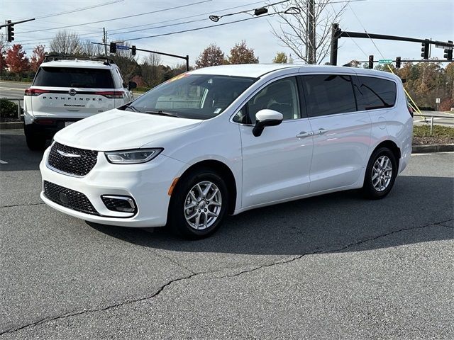 2023 Chrysler Pacifica Touring-L