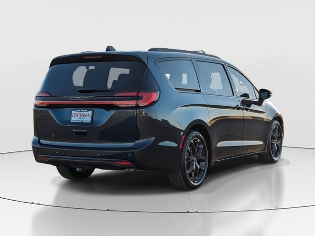 2023 Chrysler Pacifica Touring-L