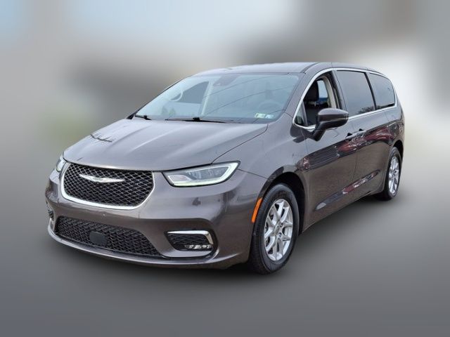 2023 Chrysler Pacifica Touring-L