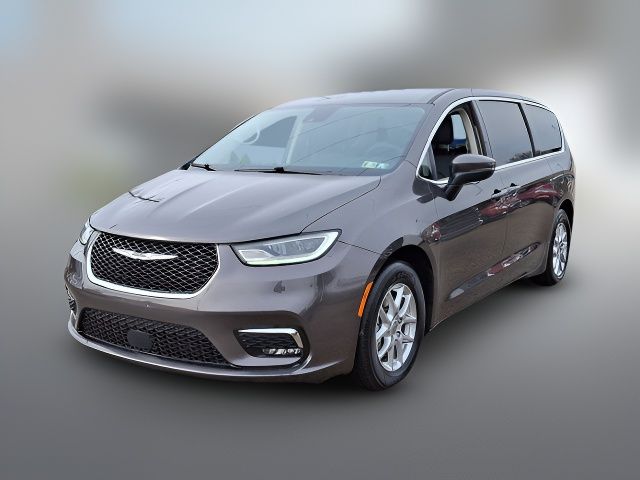 2023 Chrysler Pacifica Touring-L