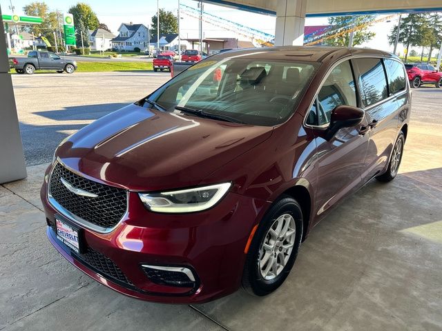 2023 Chrysler Pacifica Touring-L