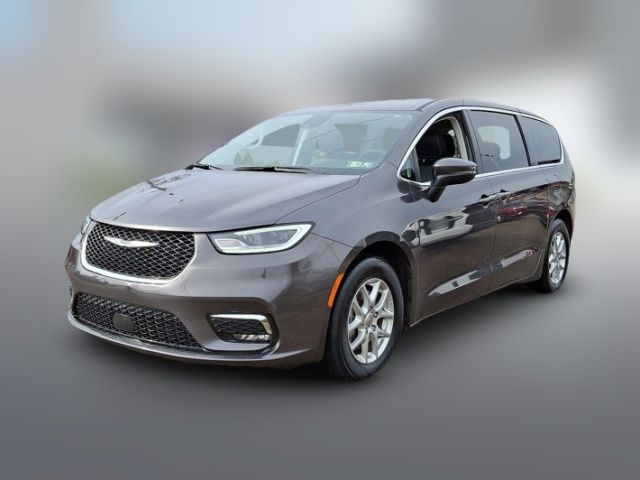 2023 Chrysler Pacifica Touring-L