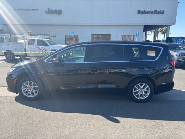 2023 Chrysler Pacifica Touring-L