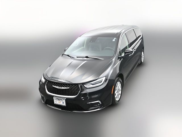 2023 Chrysler Pacifica Touring-L