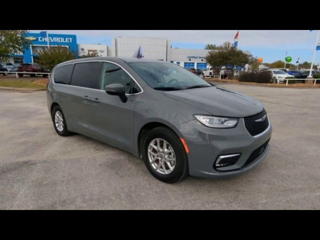 2023 Chrysler Pacifica Touring-L