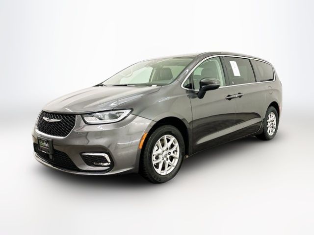 2023 Chrysler Pacifica Touring-L