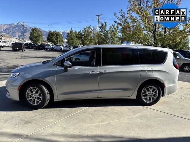 2023 Chrysler Pacifica Touring-L